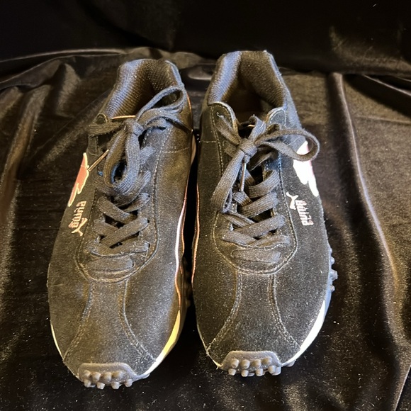 Black Suede Pink Puma Logo Women’s size 9 - Picture 2 of 9